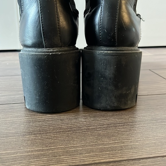 Zara Lug Heel Boots - Picture 2 of 6